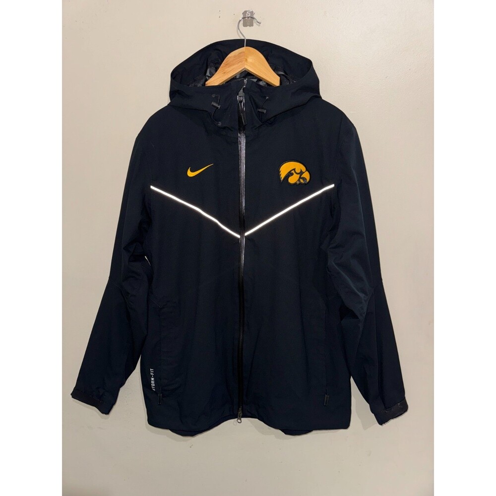 Mens L Iowa Hawkeyes Team Issued PE Nike Storm-Fit Waterproof Rain Jacket NCAA